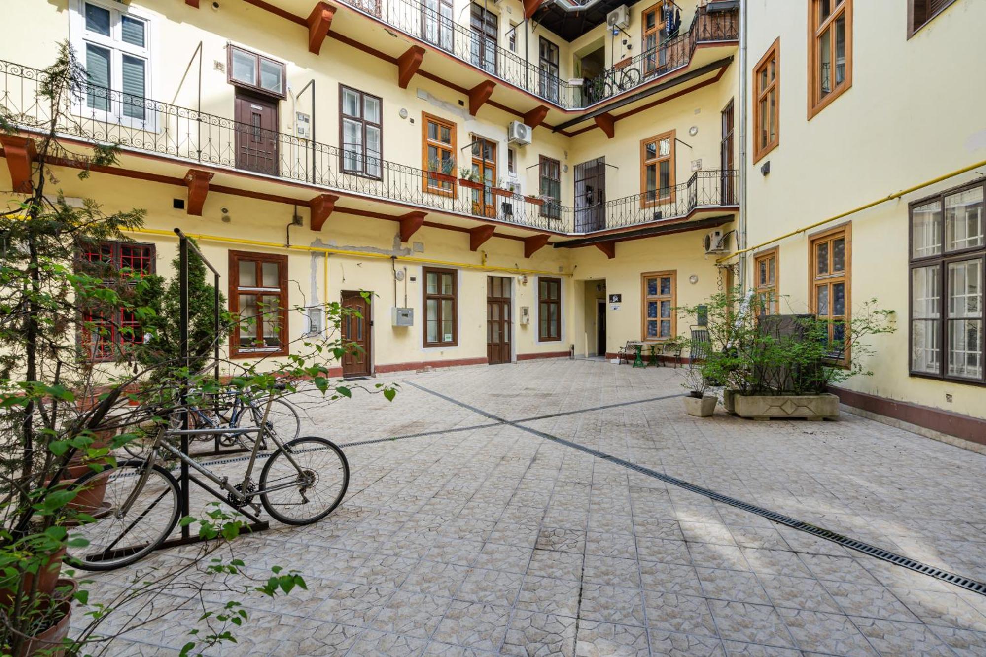 Andrassy Essence Apartment Budapest Exterior foto